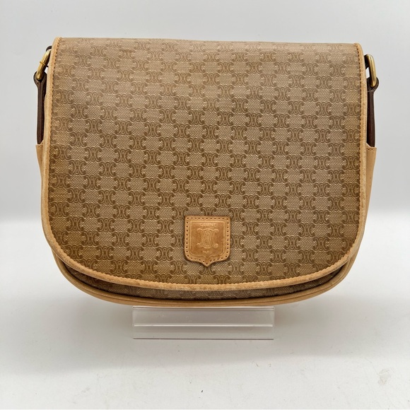 Celine Triomphe
Vintage Monogram Crossbody Bag - Picture 2 of 10